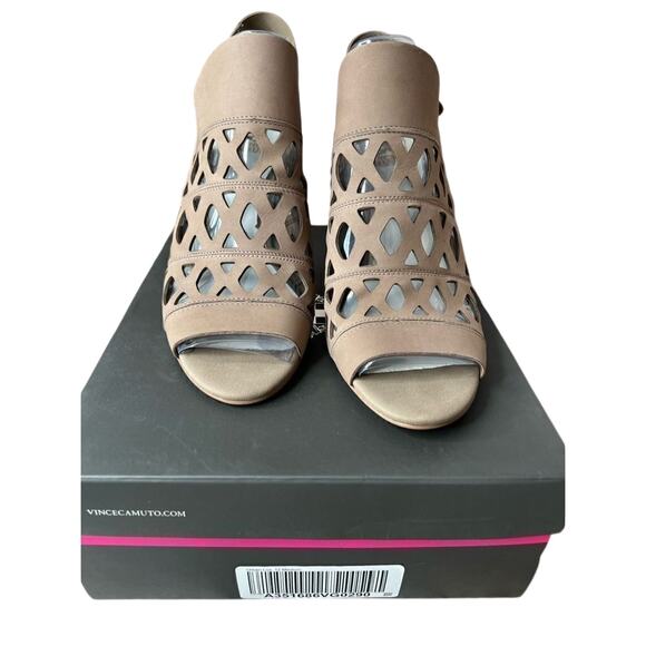 Vince Camuto Deverly Tan Cutout Nubuck Block Heel Sandals 12 Travel‎ Summer NWT - Picture 2 of 8
